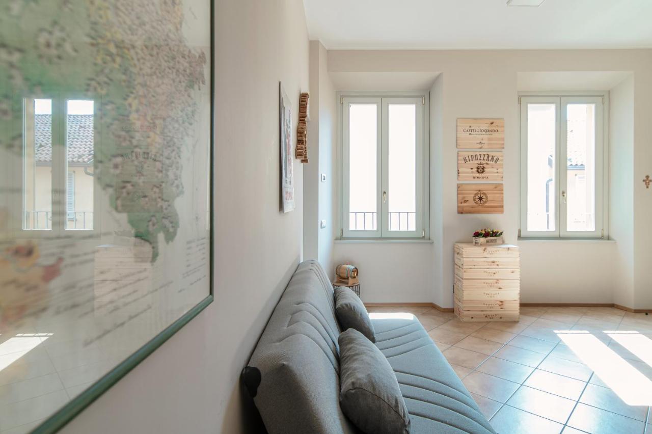 Grape Attic 72 - The House Of Travelers Apartment Como Bagian luar foto