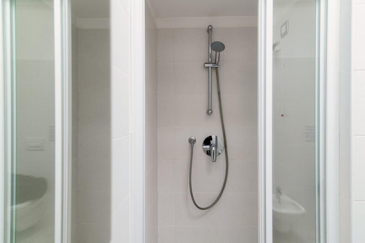 Grape Attic 72 - The House Of Travelers Apartment Como Bagian luar foto