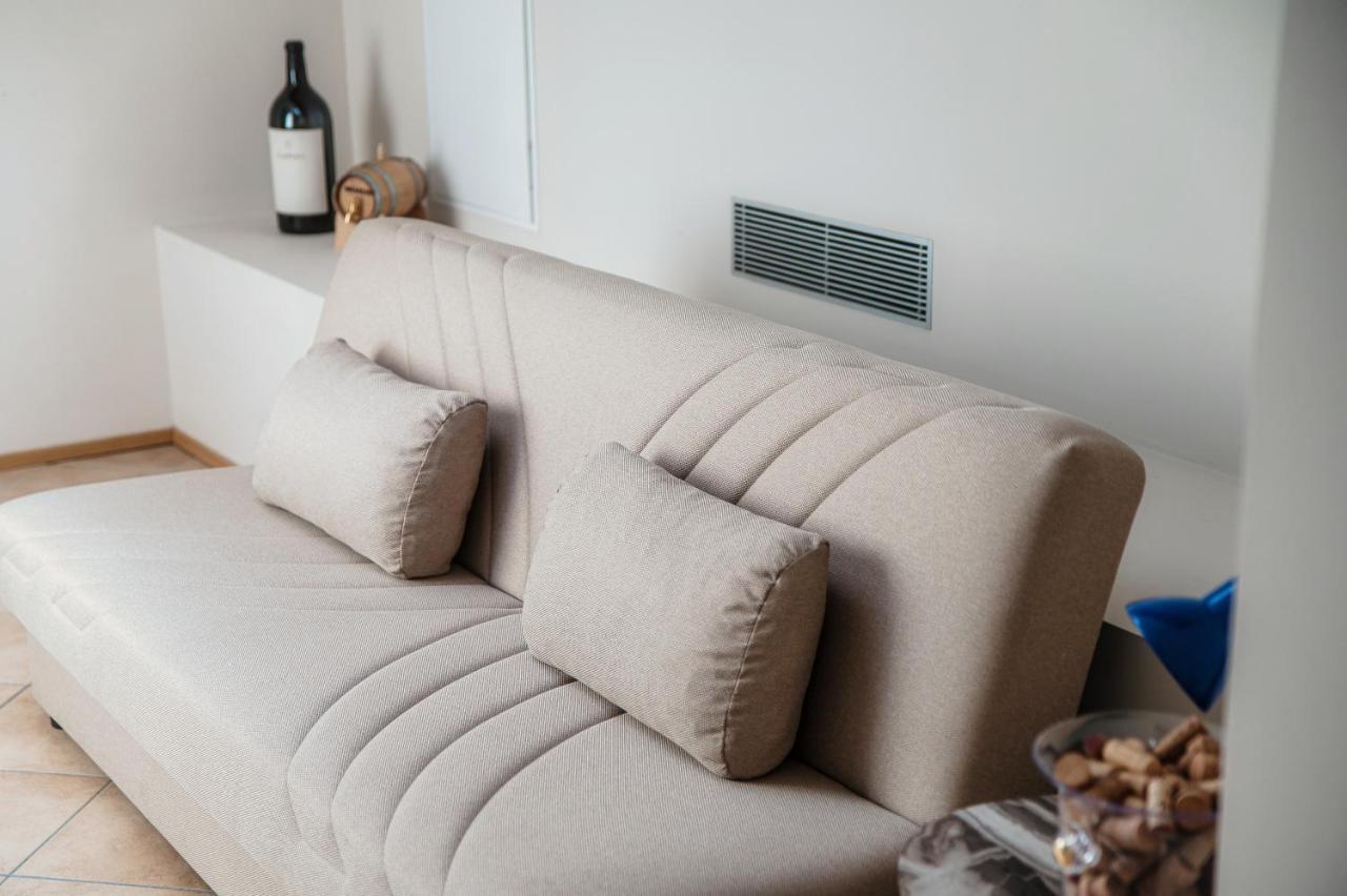 Grape Attic 72 - The House Of Travelers Apartment Como Bagian luar foto