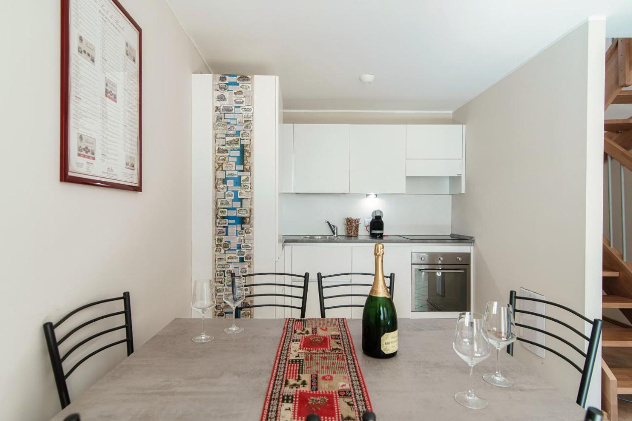Grape Attic 72 - The House Of Travelers Apartment Como Bagian luar foto