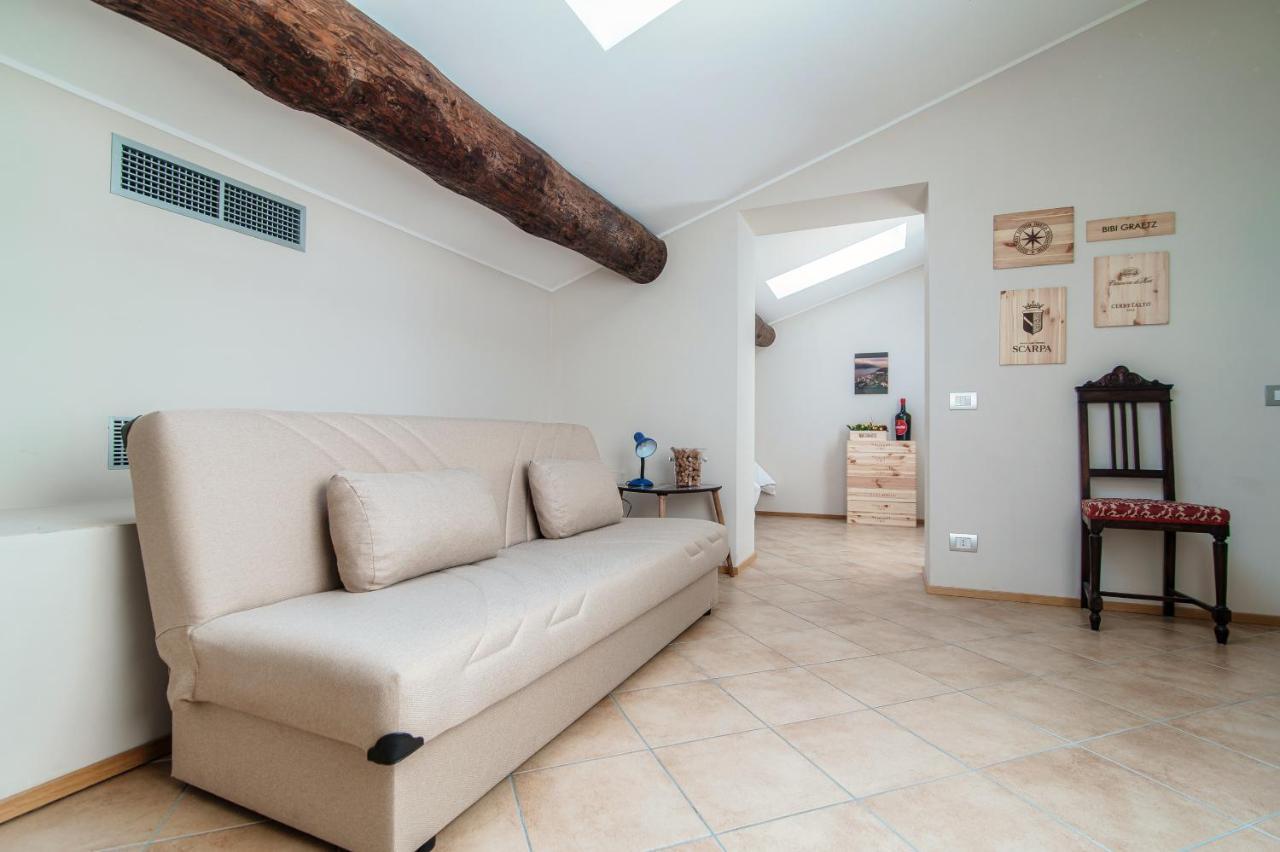 Grape Attic 72 - The House Of Travelers Apartment Como Bagian luar foto
