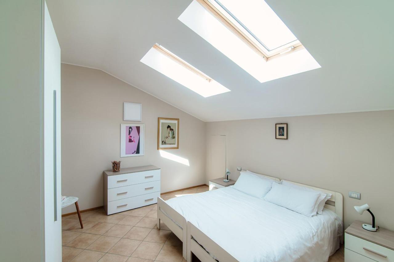 Grape Attic 72 - The House Of Travelers Apartment Como Bagian luar foto