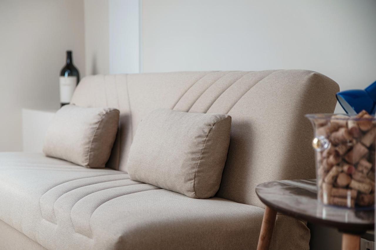 Grape Attic 72 - The House Of Travelers Apartment Como Bagian luar foto